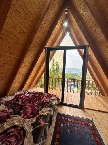 تصویر 12 - کلبه سوئیسی آیدا با جکوزی  در  لفور