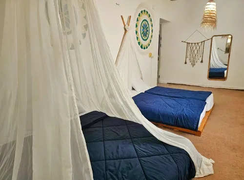 تصویر 2 - اقامتگاه بوم‌گردی اقامتگاه دره سفید واحد قصه در هرمز