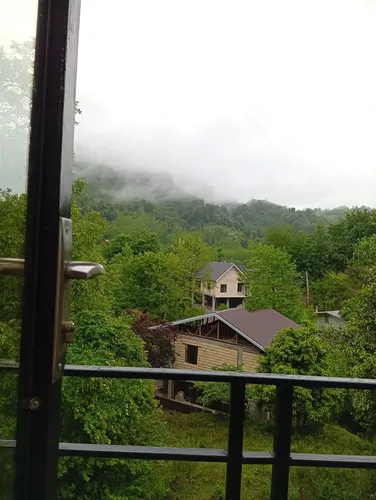 تصویر 12 - کلبه سوئیسی افرا در  لاهیجان