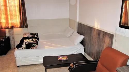 تصویر 1 - هتل آپارتمان هتل الماس (چهار نفره ۲) در  دلیجان