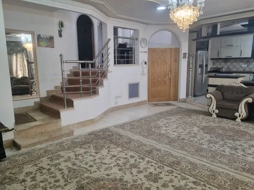 تصویر 3 - ویلا عمارت خورشید حسین آباد در کاشان