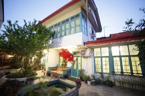 تصویر ۱ - خانه باغ مادربزرگه (۱۵)  در  رشت