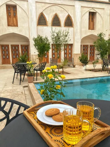 تصویر 19 - هتل سنتی سرای نفیس (اتاق زمرد) در  کاشان