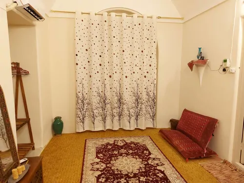 تصویر 4 - اقامتگاه بوم‌گردی عمارت ساعتی در تفت
