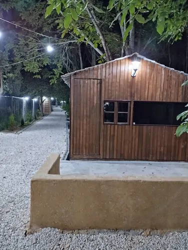 تصویر 4 - کلبه باغ گردشگری اقامتی زاگرس در سامان