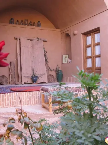 تصویر 5 - اقامتگاه بوم‌گردی خانه رستم(اتاق هوشمند) در  یزد