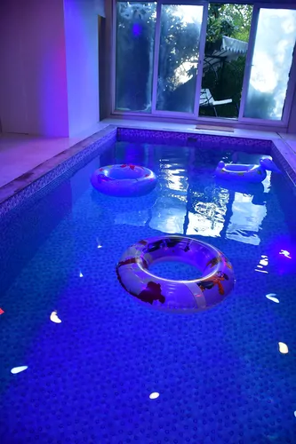 تصویر 3 - کلبه کلبه چوبی شیک استخر ابگرم ۲ خوابه فوتبال دستی تاب ریلکسی سرویس ایرانی فرنگی حیاط در رامسر