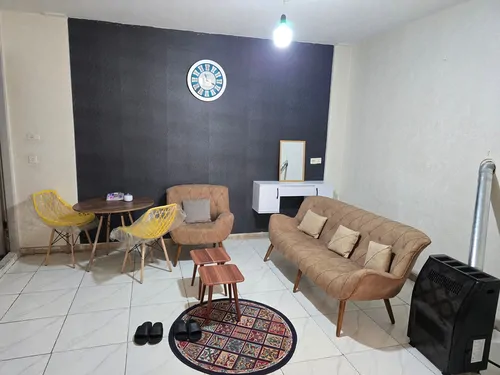 مبله سپید در خیابان مالک اشتر (۱)