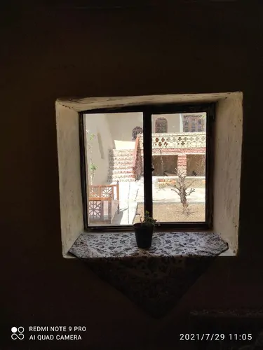 تصویر 3 - اقامتگاه بومگردی قلعه تاریخی کریم خان در لالجین