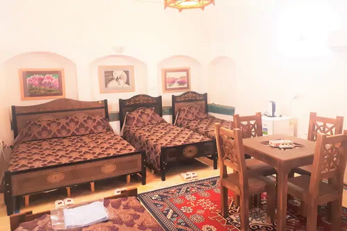 تصویر 3 - هتل سنتی خادمی (اتاق 5 تخته) در  کاشان