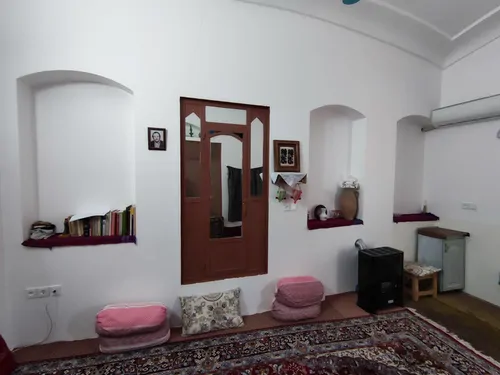 تصویر 8 - اقامتگاه بوم‌گردی خانم تاج نوش آباد (اتاق آفتاب)  در  آران و بیدگل