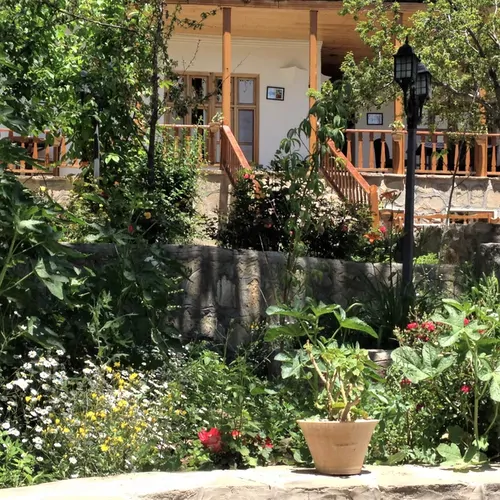 تصویر 1 - اقامتگاه بوم‌گردی خانه گل (یاس)  در  شهمیرزاد