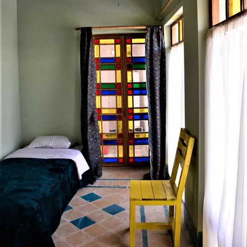 تصویر 1 - اقامتگاه بوم‌گردی عمارت هفت رنگ(چپر خونه) در  شیراز