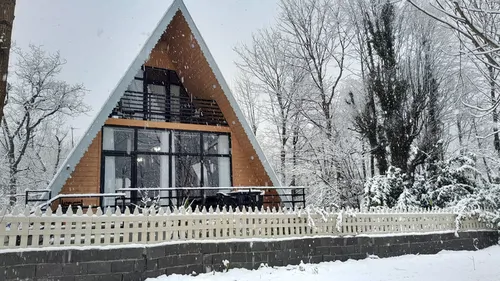 تصویر 14 - کلبه چوبی ساحل گیشم در  شفت