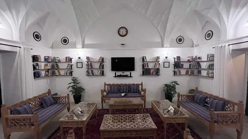 تصویر 10 - اقامتگاه بومگردی محیط (فضای میان) در کاشان