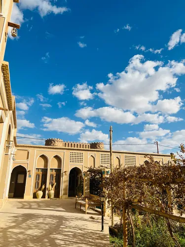 تصویر 4 - هتل سنتی بومگردی باغ کثنوا اتاق خورشید در میبد