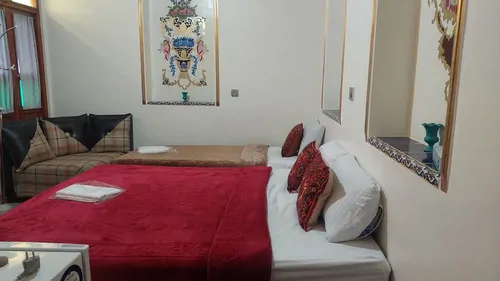 تصویر ۱ - هتل سنتی اقامتگاه سنتی ملک تاج(واحد سه دری) در  شیراز
