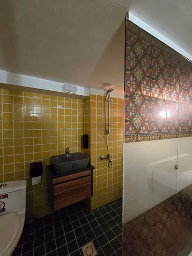 تصویر 10 - اقامتگاه بوم‌گردی چهارستون (مس گری ۶) با صبحانه رایگان در  اصفهان