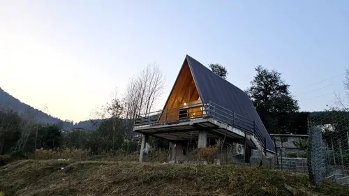 تصویر 2 - کلبه سوئیسی مرجان در شیرگاه