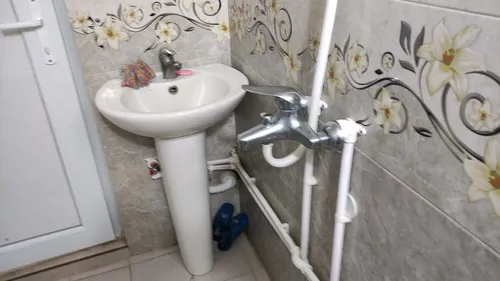 تصویر 2 - آپارتمان سویت تروتمیز دارای اتاق خواب مبلمان حیاط ماشین تا دم درمیآید جا پارک هم دارد در اسکو