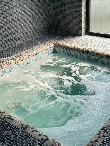 تصویر 20 - کلبه سوئیسی سروستان با جکوزی در سوادکوه