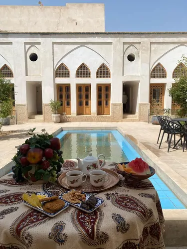 تصویر 17 - اقامتگاه بوم‌گردی سرای نفیس (اتاق نقره) با صبحانه رایگان  در  کاشان