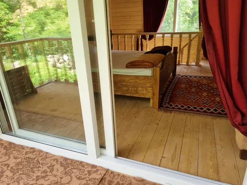 تصویر 8 - کلبه چوبی هلویان در شهسوار