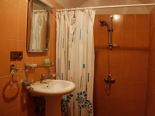 تصویر 7 - اقامتگاه بوم‌گردی خانه سه نیک(اتاق گشتاسب) در  یزد