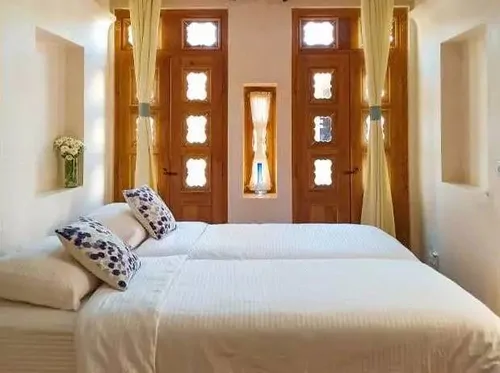 تصویر 2 - هتل سنتی خانه سپنج(اتاق ایوان دو) در  کاشان