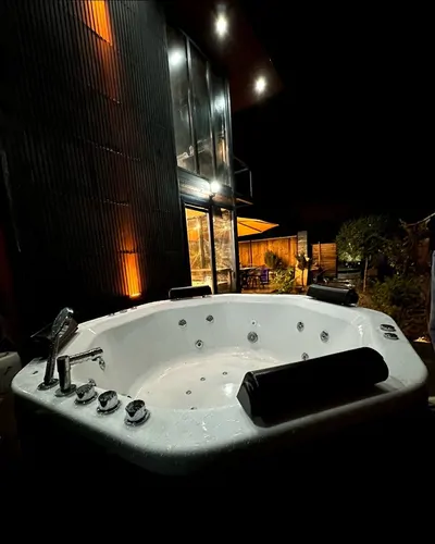 تصویر 18 - کلبه شیشه ای با جکوزی  در  فومن