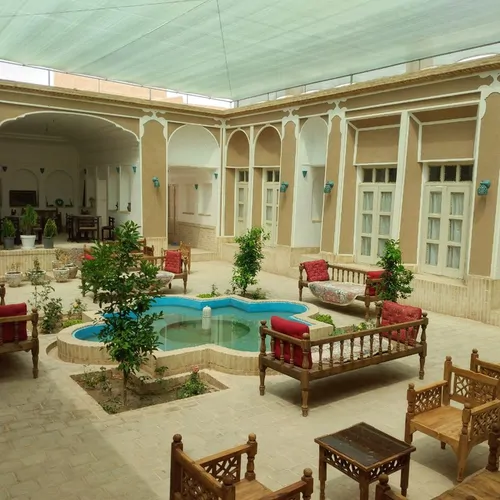 تصویر 8 - اقامتگاه بوم‌گردی سرای سپنج (اتاق شاه نشین) در  یزد