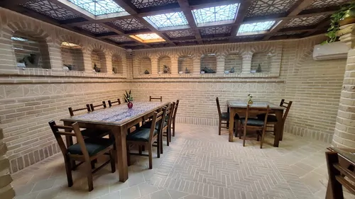 تصویر 10 - هتل سنتی عمارت جیران (اتاق پرنیان) با صبحانه رایگان در  کرمانشاه