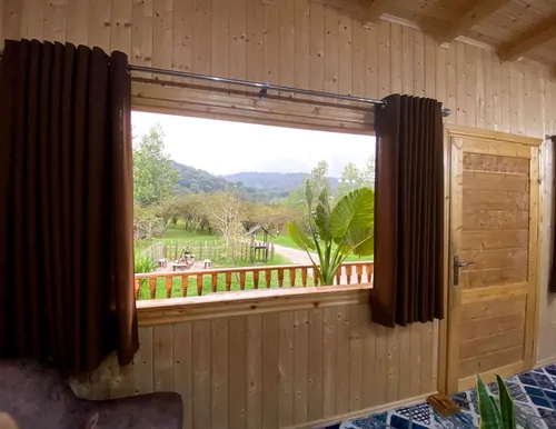 تصویر 12 - کلبه چوبی توکان در شیرگاه