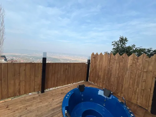 تصویر 26 - کلبه شیشه ای آسمان با جکوزی  در  شیرگاه