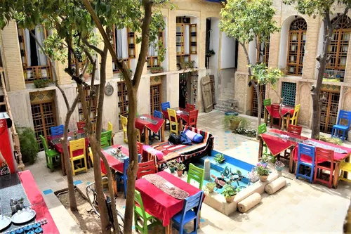 تصویر 7 - اقامتگاه بوم‌گردی عمارت هفت رنگ (درب شازده) در  شیراز