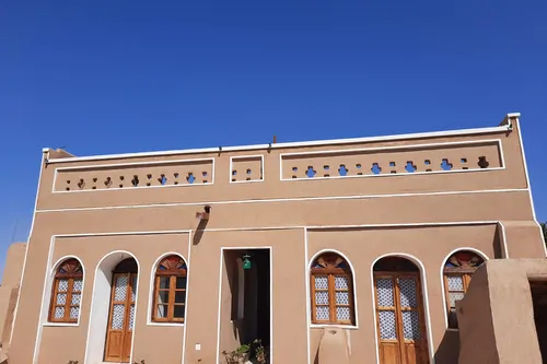 تصویر 2 - اقامتگاه بومگردی افوشتا - اتاق هرمانا در نطنز