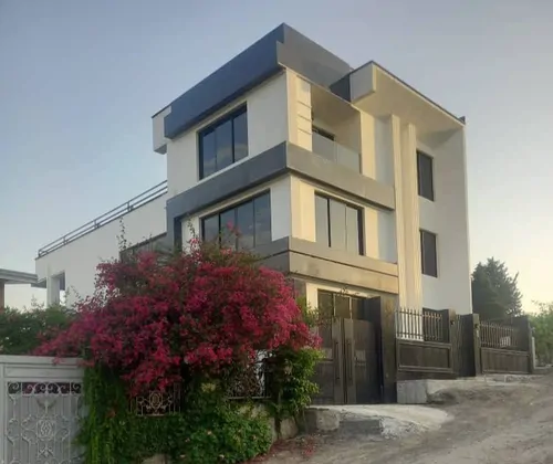 تصویر 2 - ویلا تریبلکس استخردار آبگرم آدرین با زمین والیبال در قائمشهر