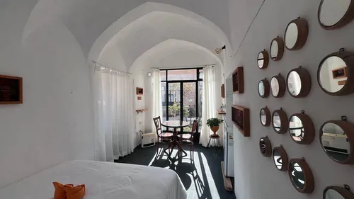 تصویر ۱ - اقامتگاه بوم‌گردی محیط (فضای گوشه) در  کاشان