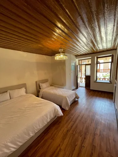 تصویر 2 - هتل سنتی سبزه میدان (7) در شهرداری رشت با صبحانه رایگان در رشت
