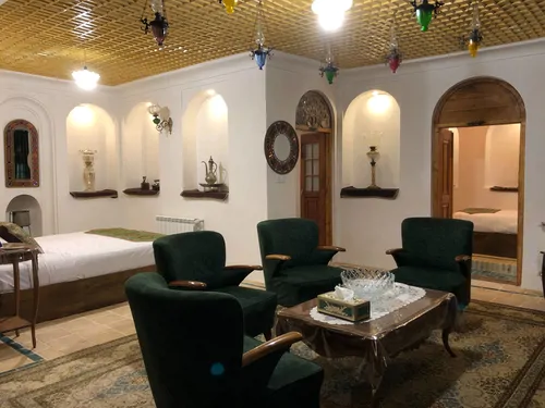 تصویر ۱ - هتل سنتی  نبوی (شاهنشین) در  قزوین