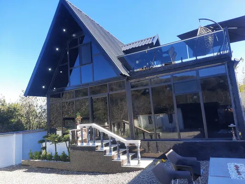 تصویر ۱ - کلبه استخردار آبگرم کانیار در  سوادکوه