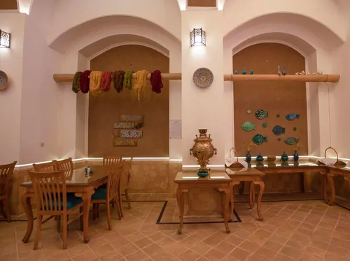 تصویر 7 - هتل سنتی سرای بابا افضل(اتاق ترمه) در  کاشان
