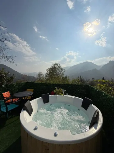 تصویر 3 - ویلا کلبه سنتی استخر روباز و جکوزی دار سان رایز در رامسر