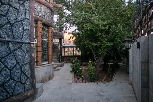 تصویر 2 - اقامتگاه بوم‌گردی ویلای قیصری، سوییت وارگه در کوهرنگ