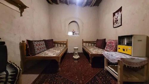 تصویر ۱ - اقامتگاه بوم‌گردی موبد (واحد پستو) در  آباده