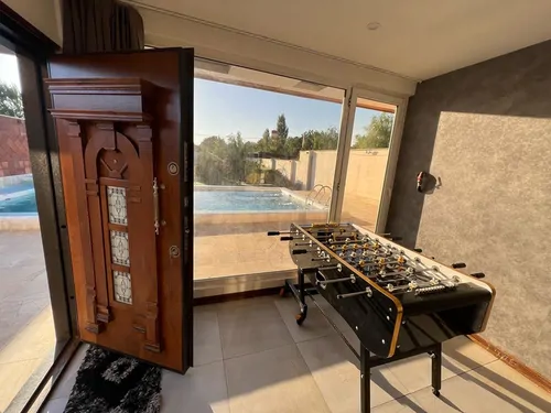 تصویر 11 - ویلا استخردار آبگرم کاج با جکوزی و ایرهاکی در چهارباغ