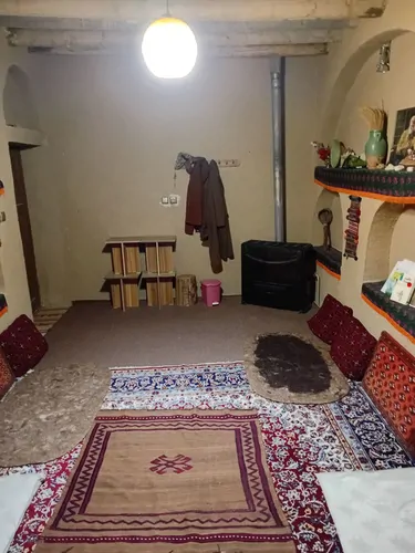 تصویر 7 - اقامتگاه بومگردی توران گشت (اتاق کرسی) در میامی