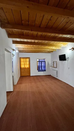 تصویر ۱ - اقامتگاه بوم‌گردی الماس سبز (واحد2) در  قلعه‌رودخان 