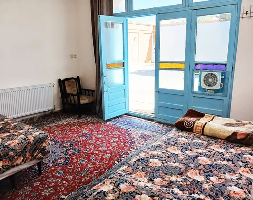 مادری (اتاق ارغوان)