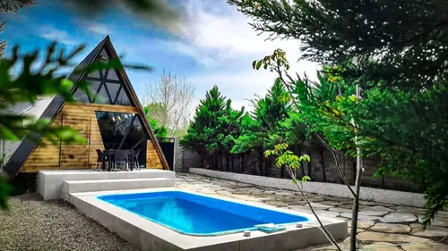 تصویر ۱ - کلبه سوئیسی فوکا با استخردار آبگرم در  رشت